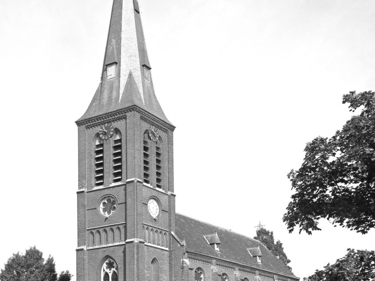 Foto kerk Nederasselt totaal 1-8-2022